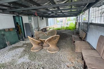 Single Storey Semi-D @ Stutong Baru For Rent