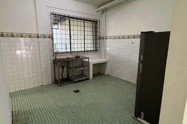 Arang Road Double Storey House For Rent