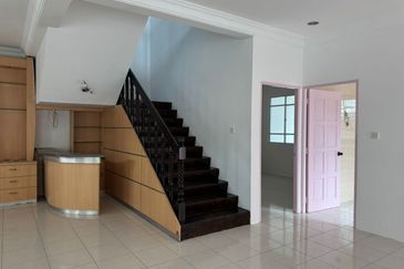 Taman Janting, Batu Kawa Double Storey Semi-D For Sale