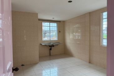 Taman Janting, Batu Kawa Double Storey Semi-D For Sale