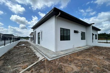 Matang Westhill Avenue Single Storey Semi D For Sale