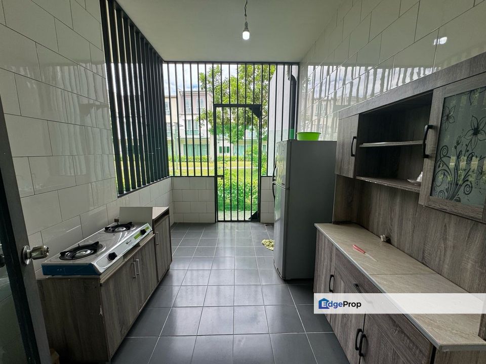 Academia Lane 3 Storey Terrace Intermediate For Sale, Sarawak, Kota Samarahan