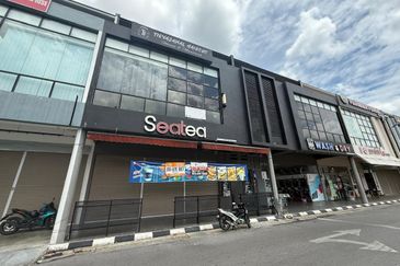 Matang hub Ground floor shop For rent 