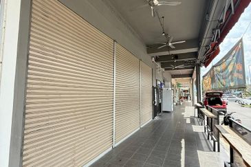 Matang hub Ground floor shop For rent 