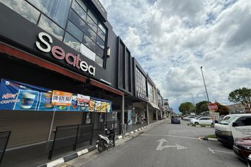 Matang hub Ground floor shop For rent 