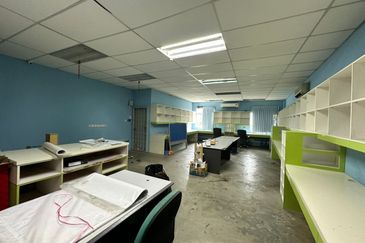 Stutong Shoplot For Rent