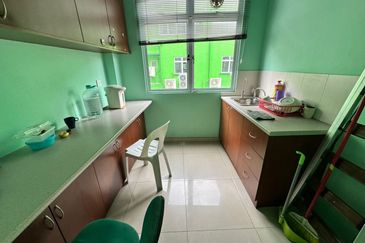 Stutong Shoplot For Rent