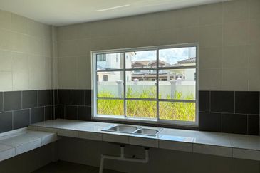 Double storey Terraced corner at Samarahan For Sale