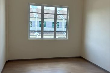 Double storey Terraced corner at Samarahan For Sale