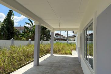 Double storey Terraced corner at Samarahan For Sale