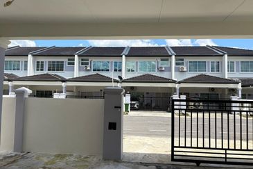 Double storey Terraced corner at Samarahan For Sale