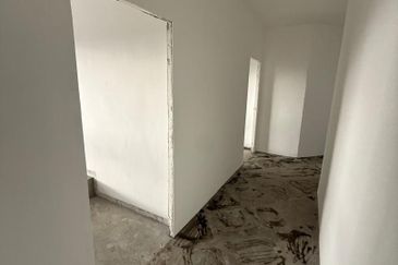 3rd miles central park Shoplot For Rent