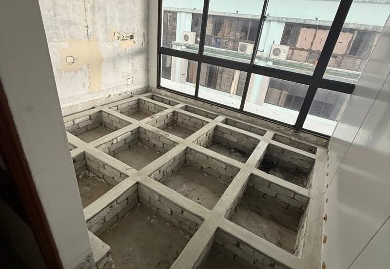 3rd miles central park Shoplot For Rent