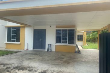 Samariang Semi Detached Single Storey House For Sale