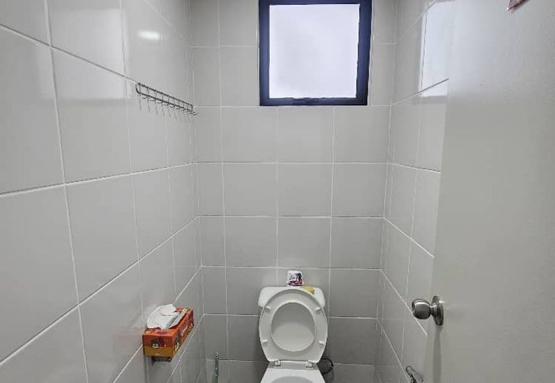 Northbank Shoplot For Rent