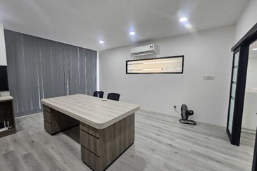 Northbank Shoplot For Rent