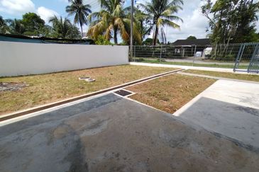 Stapok  Double Storey Semi Detached House For Sale