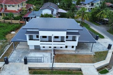 Stapok  Double Storey Semi Detached House For Sale