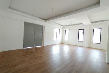 Stapok  Double Storey Semi Detached House For Sale