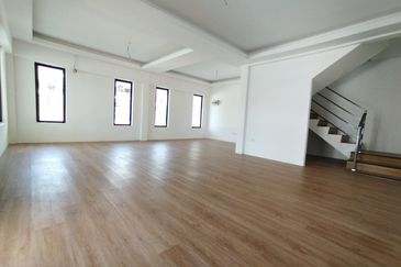 Stapok  Double Storey Semi Detached House For Sale