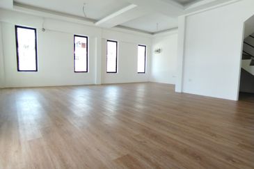 Stapok  Double Storey Semi Detached House For Sale