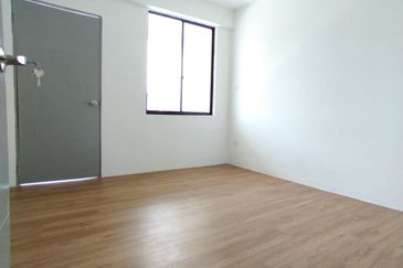 Stapok  Double Storey Semi Detached House For Sale