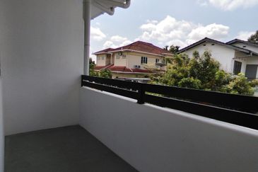 Stapok  Double Storey Semi Detached House For Sale