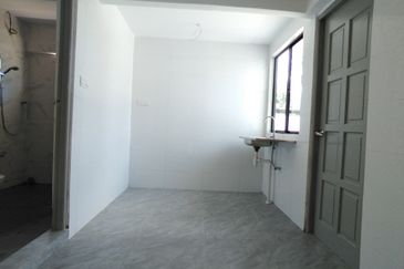 Stapok  Double Storey Semi Detached House For Sale