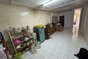 Double Storey Corner House At Sungai Maong Tengah For Sale