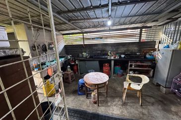Double Storey Corner House At Sungai Maong Tengah For Sale