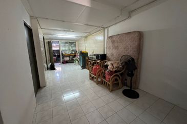 Double Storey Corner House At Sungai Maong Tengah For Sale