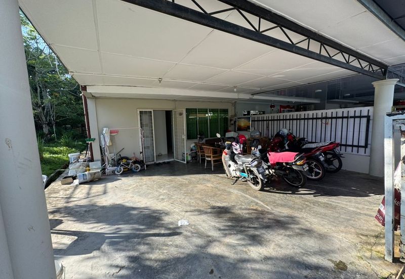 Double Storey Corner House At Sungai Maong Tengah For Sale