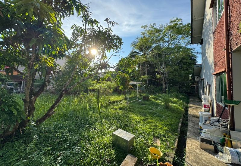 Double Storey Corner House At Sungai Maong Tengah For Sale