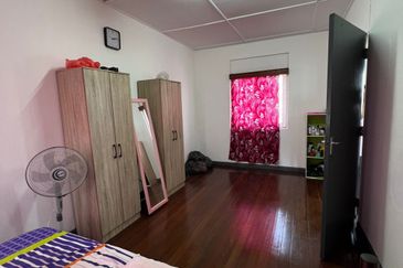 Kenyalang Double Storey Intermediate Terrace For Rent