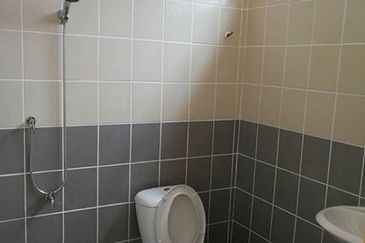 Merdang Gayam samarahan Double Storey Corner For Rent