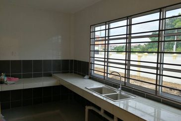 Merdang Gayam samarahan Double Storey Corner For Rent