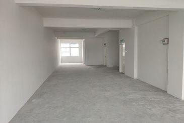 RH Park 9th Mile Ground Floor Shoplot For Rent