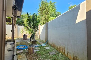 Stutong Double storey terrace corner For Sale