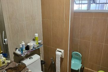 Stutong Double storey terrace corner For Sale