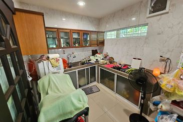 Stutong Double storey terrace corner For Sale