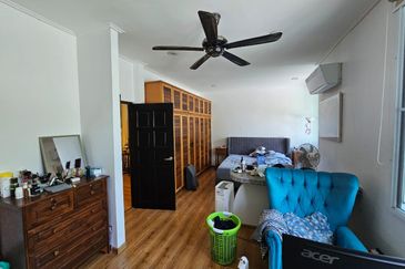 Stutong Double storey terrace corner For Sale