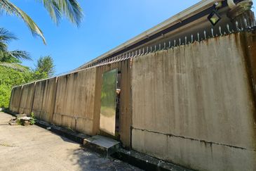 Stutong Double storey terrace corner For Sale