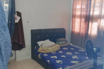 Pending Flat For Sale