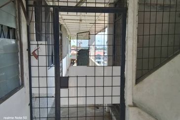 Pending Flat For Sale