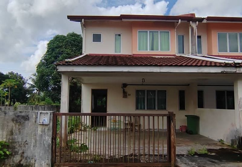 Siburan Double storey corner house For Sale