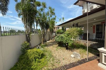 Stampin Tengah Double Storey Semi-Detached House For Sale/Rent