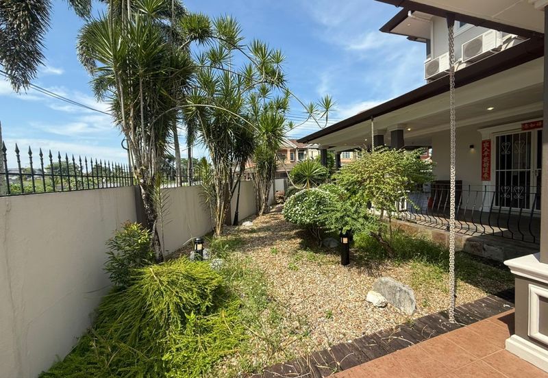 Stampin Tengah Double Storey Semi-Detached House For Sale/Rent