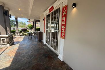 Stampin Tengah Double Storey Semi-Detached House For Sale/Rent