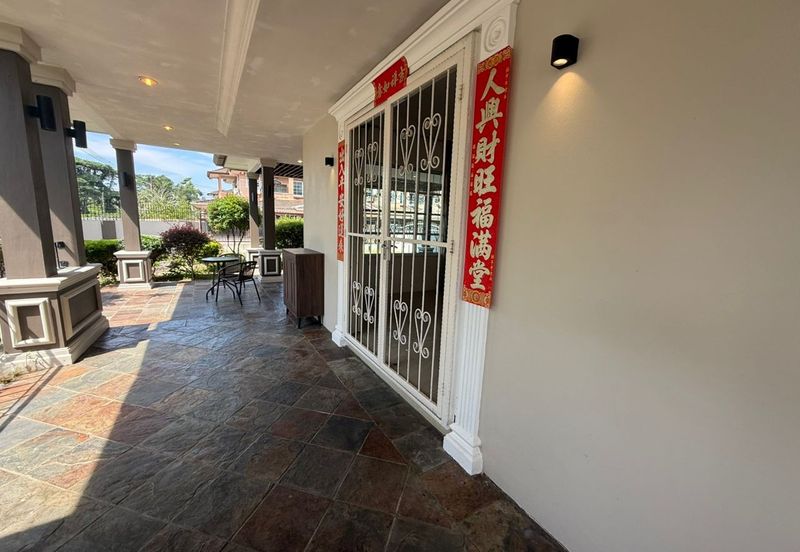 Stampin Tengah Double Storey Semi-Detached House For Sale/Rent