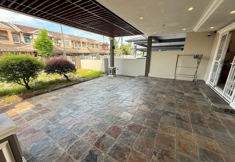 Stampin Tengah Double Storey Semi-Detached House For Sale/Rent